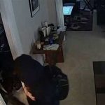 نحوه برخورد با دزد پس از ورود به خانه